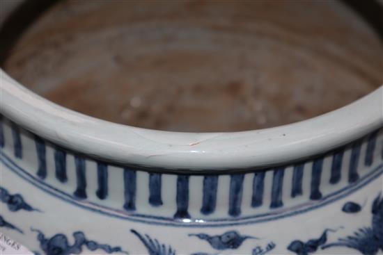 A large Chinese blue and white Guan jar height 40cm